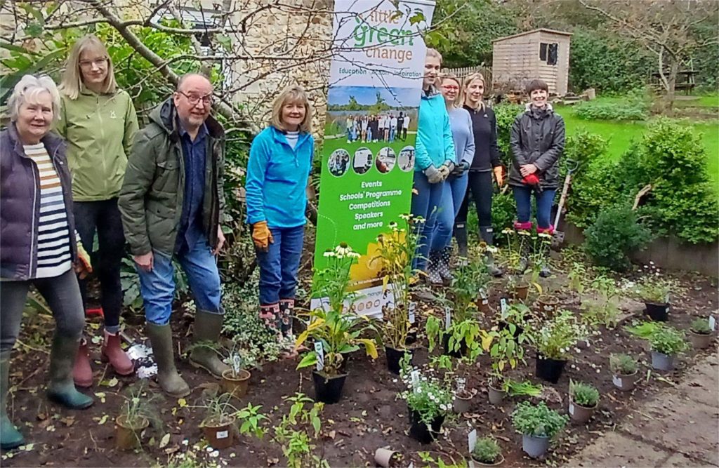 Little Green Change volunteer gardening