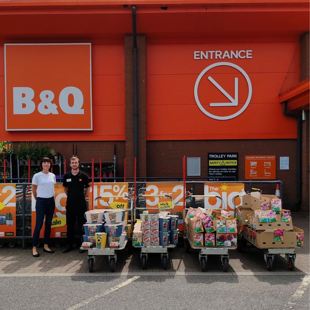 B&Q Chard donation to Little Green Change