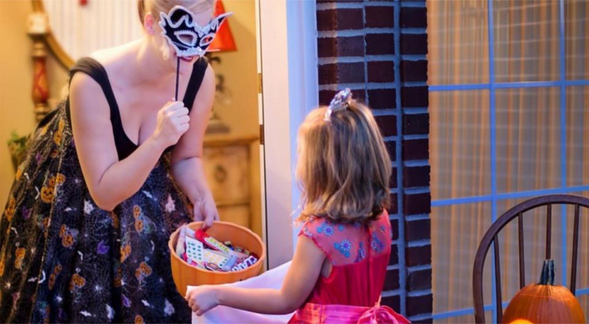 Dorset environmental group encouraging costume recycling